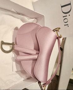 #fashion #dior #girly #pink Tas Lv, Dior Purse, Kutek Disney, Expensive Bag, نظارات شمسية