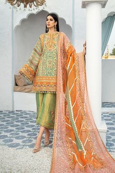 Green Pakistani Heavily Embroidered Salwar Kameez Wedding Dress Embroided Suits, Designer Brands Fashion, Pakistani Salwar Kameez, Organza Dress, Asian Bridal, Shalwar Kameez