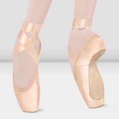 Bloch Ballet Jetstream Pink Satin Pointe Shoes Women’s Size 8 “The Jetstream Is Supportive And Comfortable And Created With An Innovative Box Design Exclusive To Bloch. Innovates On The Traditional Box With Bloch's Exclusive Eva Cushion Lining, Which Molds To The Foot For Greater Comfort And Shock Absorbency. The Dancer Will Feel Well Supported And Up Lifted When En Pointe. The Medium Strength Shank Is Partially Detached From The Shoe Past The Break Point, Which Gives Less Resistance From The Shank Past The Break Point While Remaining Supportive The Box Has Been Lined With Eva Cushioning And Molds To The Contours Of The Foot For Greater Comfort And Shock Absorbency. This Cushioning Red Bloch Pointe Shoes, Bloch Ballet, Break Point, Shoes Size 4, The Dancer, En Pointe, Pointe Shoes, Pink Satin, Shoes Women