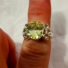 Avon Elagant Lady Cz Ring In Apple Green Sz 7 Jewelry Elegant, Elegant Lady, Avon Jewelry, 7 Rings, Ring Color, Cz Ring, Apple Green, Womens Jewelry Rings, Elegant Woman