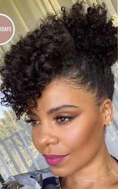 Updos For Medium Length Hair Black Women, Naturalista Hairstyles, Black Hair Bun, Kim Hair, Updos For Medium Length Hair, Wedding Guest Hairstyles, Natural Hair Twists, Pelo Afro, Curly Hair Care