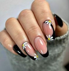 Butterfly Nail Designs, Simple Spring Nails, Hello Nails, Cute Spring Nails, Nail Art Designs Diy, Spring Nail Designs, Floral Nail Art, Spring Nail Art, Negroni