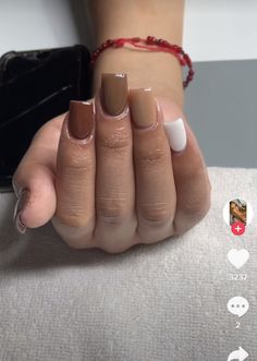 Simple Fall Nail Inspo Square, Brown Fall Nails Short, Tan Brown Nails, Brown Short Acrylic Nails, Short Brown Acrylic Nails, Short Nails Ideas Fall, Nails Ideas Brown, Different Shades Of Brown Nails, Short Nails Brown