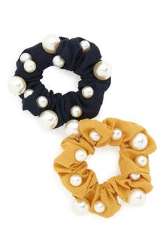 Crunchi Cosmetics, Package Scrunchies, Elastic For Scrunchies, Scrunchies With Pearls, Diy Hair Accessories Tutorial, Scrunchie With Charm, Hair Accessories Tutorial, Scrunchies Diy