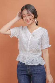 Hakoba Crop Top, Croptop Aesthetic Outfit, Top For Jeans, Long Skirt Top Designs, Blouse Casual Fashion, Simple Kurta Designs, Trendy Shirt Designs, Women Blouses Fashion