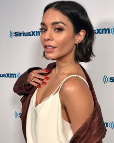 Vanessa Hudgens Bob Haircut, Vanessa Hudgens Hair, Makeup Tip, Medium Long Hair, Hair Updo, Vanessa Hudgens, Hairstyles For Round Faces, Natural Makeup Looks