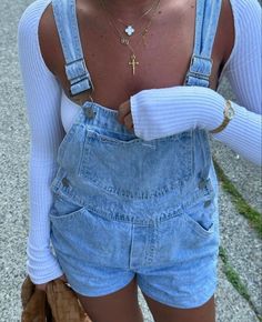 Look Jean, Pinterest Trends, Overalls Outfit, Quoi Porter, Pastel Outfit, Outfit Trends, Fall Fits, Vest Outfits, Summer 24