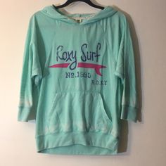 Roxy Graphic Hooded Tee Never Worn Perfect Condition Cropped Tee Shirt, Hooded Tee, Y2k Baby Tee, Front Tie Shirt, Roxy Women, Short Sleeve Pullover, Crop Shirt, Embroidered Top, Dye T Shirt