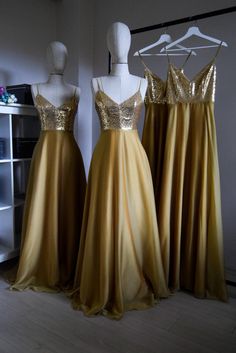 "Handmade Charming Chiffon With Top Sequin Gold Bridesmaid/Prom/Evening Dress. Dress Can Be Customised For Different Sleeve Length, Neckline, Hem length Etc. or make other changes to the design/shape and for more extensive design changes, there may be an additional fee. → Flattering Glittery Sequin Bridesmaids Dress In Any Colour. (Make Note Of The Colour) → Plus Sizing & Maternity Requirements To Accommodate More Personnel Perfect Dress. The 'Gul Altın' gown features a sweetheart neckline. Golden Evening Gown, Gold Bridesmaid Dress, Gold Sequin Bridesmaid Dress, School Event Dress, Black And Gold Wedding, Gold Dresses, Gold Prom, A Line Cocktail Dress, Gold Bridesmaid Dresses