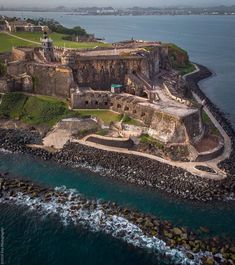 an aerial view of the ruins and surrounding water at fort george, st john's island