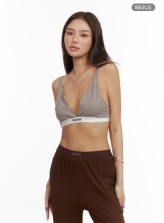 activewear-seamless-bralette-cy423 / Beige Versatile Seamless Tops For Loungewear, Trendy Tops With Built-in Bra For Loungewear, Trendy Loungewear Tops With Built-in Bra, Casual Sports Crop Top With Built-in Bra, Seamless Cotton Sports Bra For Athleisure, Cotton Athleisure Sports Bra With Built-in Bra, Trendy Seamless Crop Top For Loungewear, Cotton Tops With Built-in Bra And Medium Support, Medium Support Cotton Sports Bra For Loungewear