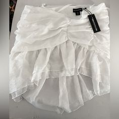 Pretty Little Thing White Chiffon Mini Skirt. New. Size 6. White Flared Mini Skirt For The Beach, White Cotton Flared Mini Skirt, White Flowy Full Mini Skirt, White Ruffled Mini Skirt, White Gathered Mini Skirt, Denim Mini Skirt Y2k, Chiffon Mini Skirt, Pink Ruffle Skirt, American Eagle Skirt