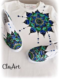 Mandalas painted sneakers,  Painted mandalas set, painted green mandala, mandalas gift for her, customized painted shoes, personalized shoes•Shoes are hand painted with professional water resistant textile paint •Shoes are Comfortable to Wear & Easy to Maintain- This shoes can be washed in machine - up to 30 degrees•Customization is also possible as per your taste and preferenceYou can order t-shirt with the same beautiful mandalas!You can have your name or favorite sentence on it!DIFFERENT SIZE Hand Painted Tennis Shoes Ideas, Acrylic Painted Shoes, Hand Painted Gift Ideas, Hand Painted Shoes Ideas Easy, Painted Shoes Diy Easy, Hand Painted Shoes Diy, Hand Painted Shoes Ideas, Shoe Painting Ideas Vans, Diy Sneakers Designs