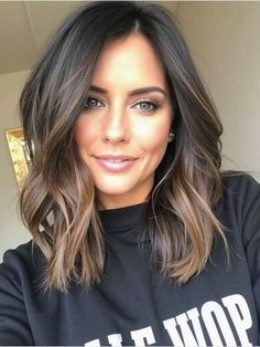 New Hair Inspiration, Womens Haircuts Short Medium, Long Straight Bob Hairstyles, Short Hairstyles Layers, Shoulder Length Brunette Hair With Highlights, Grown Out Bob Hairstyles, Long Bob Hairstyles Side Part, Short Extensions Hair, Medium Length Haircut And Color