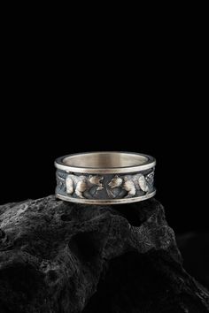 This Nordic Polar Bear sterling silver Ring is very stylish and perfect for daily use. Both figure and the body are perfect and very detailed. Complete ring is very eye-catching. This ring is oxidized to reveal the details of the craftsmanship. Item Details Gender : Male / Female / Unisex Material : 925K Sterling Silver Total weight : 8.00 - 10.00 Gr. (US 11 Size) All our products are handmade, 925K Sterling Silver If you want to order different size, please do not hesitate to contact with us  V Nordic Men, Bear Ring, Silver Bear, Handmade Wooden Boxes, Viking Ring, Star Ring, Silver Man, Ring Silver, Signet Ring