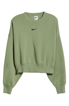 An embroidered Swoosh adds minimal branding to this cozy fleece sweatshirt cut for a relaxed, oversized fit that's enhanced by the dropped shoulders. 22" length (size Medium) Crewneck 80% cotton, 20% polyester Machine wash, tumble dry Imported Jiraiya And Tsunade, Nike Phoenix Fleece, Cute Nike Outfits, Minimal Branding, Trendy Outfits For Teens, Cut Sweatshirts, Jersey Sweatshirt, Cute Nikes, Cute Preppy Outfits