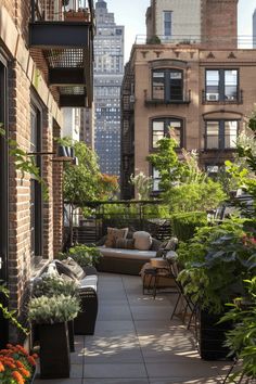 Garden Ideas To Make, Small Urban Garden, Small Outdoor Patios, Exquisite Gardens, Homestead Survival, Backyard Garden Design, City Garden, Cool Ideas