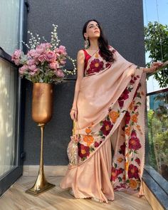 Digital Print Saree, Saree Bollywood, Floral Print Sarees, Saree Floral, Flower Print Blouse, Latest Designer Sarees, Hand Painted Sarees