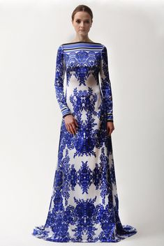 Estilo Hijab, Fall 2015 Style, Maxi Gown Dress, Blue And White Dress, Maxi Robes, Boat Neckline, 2015 Fashion, Pre Fall