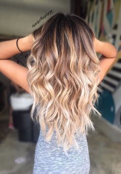 Oh damnnn those curls, that color! Carmel Balayage, Ombre Hairstyles, Brown To Blonde Balayage, Blond Ombre, Bold Hair Color, Ombre Hair Blonde, Balayage Blonde, Ombré Hair