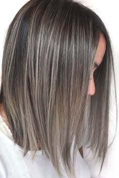 Popelavá Blond, Grey Balayage, Highlights Silver, Gray Highlights, Gray Balayage, Colored Hair Tips, Ash Hair, Ash Blonde Balayage, Ash Brown Hair