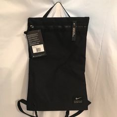 Pre-Owned Item. All My Items Are Kept In A Smoke-Free, Pet-Free Facility. Please Take The Time To View Some Of My Other Items. Many Are New With & With Out Tags. Any Questions Please Contact Me. Thank You. Length (20 Ins) Inseam (12 Ins) Sporty Rectangular Bags For Streetwear, Black Nylon Bag For Workout, Black Rectangular Gym Bag With Zipper Pocket, Black Sporty Bags For Streetwear, Sporty Black Rectangular Backpack, Black Sporty Gym Bag For Workout, Casual Nylon Bags For Workout, Black Sporty Gym Bag, Sporty Black Gym Bag