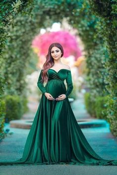 Green Velvet Maternity Gown for Babyshower,Prom Dresses Velvet Maternity Dress, Green Maternity Dresses, Pregnancy Wardrobe, Maternity Gowns, Pregnant Woman, Green Prom Dress, Dress Silhouette