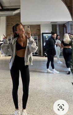 Gym Assesories, Exercise Outfits Aesthetic, Athlesiure Fits Aesthetic, Pilates Workout Outfit, Gym Workout Sets, Gym Outfit Inspo Women, Cute Pilates Outfit, Pilates Aesthetic Outfits, Cute Workout Sets Aesthetic