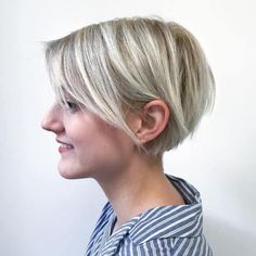 White Blonde Pixie, Pixie 2024, Short Choppy Hairstyles, Short Hairstyles For Fine Hair, Grey Blending, Short Blonde Pixie, Choppy Hairstyles, Hairstyles For Fine Hair, Short Choppy Haircuts