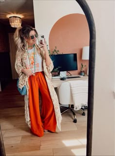 Easy Dinners For 5 People, Duster Kimono Outfits, Summer To Fall Transition Outfits Boho, Modern 70s Aesthetic Outfit, Fall Western Boho Outfits, Earthy Style Summer, Tomboy Style Outfits Feminine Summer, Christian Boho Outfits, Boho Duster Outfit