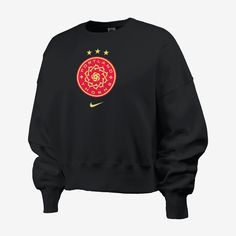 Made with our soft Phoenix Fleece, this Portland Thorns FC sweatshirt helps keep you warm and comfortable all match long. Our midweight brushed fleece feels extra soft on the inside and smooth on the outside, helping you stay cozy while keeping its structured shape. Cozy Black Sweatshirt For Sports, Nike Fleece Tops For Sports Season, Nike Fleece Tops For Sports, Cozy Nike Fleece Tops, Long Sleeve Fleece Sweatshirt For Sports Season, Nike Cozy Crew Neck Sweatshirt, Cozy Nike Sports Top, Long Sleeve Fleece Sweatshirt With Brushed Fabric, Nike Fleece Sweatshirt For Sports Season