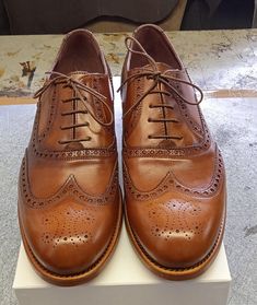 5 holes handmade Oxford shoes with brogue. Elegant shoes made in crust leather and hand buffered, calf leather lining, leather bottom and heel, leather insole, BLAKE+RAPID construction Brown Shoes Men, Brogue Shoes, Brown Shoes, Elegant Shoes, Brown Shoe, Mens Oxfords, Stylish Shoes, Shoes Men, Leather Heels