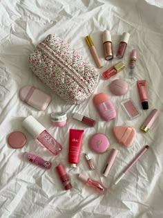 #pink #aesthetic #cute #coquette #pinkaesthetics #makeup #pinkskincare #pinkpilatesprincess Pink Makeup Aesthetic Products, Pink Makeup Products Aesthetic, Pink Makeup Products, Pink Makeup Aesthetic, Makeup Aesthetic Products, Beachy Makeup, Pink Aesthetic Cute, Makeup Products Aesthetic, Aesthetic Products