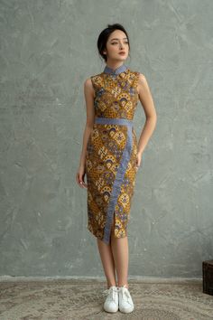 Batik Dress Modern Simple, Model Dress Batik, Mode Batik, Batik Dress Modern, Women Silk Dress, Batik Clothing, Modern Cheongsam, Chinese Style Dress, Myanmar Traditional Dress