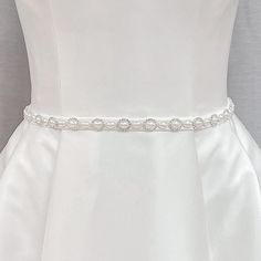 💖 Our Current New Shop Promotion 💖 Get a free 2 pcs CZ Bobby Pin Set with every order! Order now and enjoy the added sparkle and elegance! (: Pearl Belt Wedding, Pearl Wedding Belt, Wedding Belt Pearl, Wedding Belt for Bride Pearl This lovely Pearl Belt Wedding features oblong rings of rhinestones centered by pearls. 💖 Details - Embellishment measures 17.75 inches long and .4 inches wide - Finished with soft ivory organza, measures 108 inches long - Handmade with sparkling rhinestones, simula Pearl Packaging, Pearl Wedding Dress Belt, Wedding Dress Sash Belt, Pearl Belt, Wedding Jewelery, Pearl Wedding Dress, Dress Pearl, Bridal Sash Belt, Wedding Dress Sash