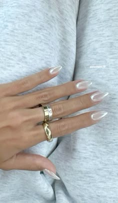 fall 24 nails, back to school nail inspo, clean girl, nail inspo, chrome almond nails Red Almond Nails With Design, Ibiza Nails, Martini Nails, Paznokcie Hello Kitty, White Chrome Nails, Engagement Nails, Kutek Disney, Milky Nails, London Nails