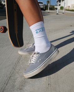 Take it Easy Socks - Surf Locos Surf Shoes, Casual Sports Socks, Casual White Socks, Trendy Gray Cotton Socks, Casual Gray Sports Socks, Casual Cotton Socks For Streetwear, Casual Cotton Streetwear Socks, Skateboarding Tricks, Surfer Girl Style