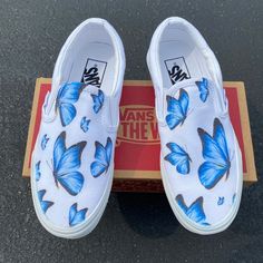 Fly away with our Custom Printed Butterfly Vans! The Purple Butterfly Pattern is printed all over the White Slip on Vans. Custom Made-to-Order shoes. Designed by Blake Barash.We buy each pair of shoes BRAND NEW. Each pair is made to order, please make sure you put in the correct shoe size before you check out. The paint is permanent and will never come off, fade away, or peel off. Made in the USA. This price includes everything: shoes, artwork, and shipping. Thanks for stopping by our Etsy shop! Canvas Shoes Diy, Custom Vans Shoes, Painted Shoes Diy, Cute Vans, Painted Vans