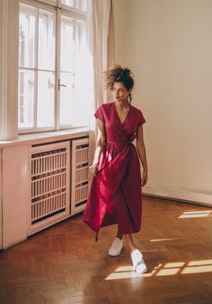 Linen Midi Dress, Burgundy Linen Dress, Linen Wrap Dress with Pockets ♠ The essential summer wrap dress made from 100% high quality linen. This comfortable short sleeved dress has a surplice neckline, side pockets and tie wrap closure that emphasizes the waist. Featured in rich burgundy shade here, this delightful linen piece could be made in a variety of colors. ♠ If you would like a removable Slip dress in addition to your Linen dress, please check the Slips section: http://etsy.me/36T5ZQu ♠ S Summer Dress Linen, Summer Wrap Dress, Linen Summer Dress, Linen Wrap Dress, Burgundy Midi Dress, Summer Wraps, Linen Summer, Summer Linen Dresses, Linen Clothing