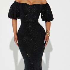 Very Beautiful Black Dinner Dress Black Maxi Dress For Holiday Night Out, Black Holiday Maxi Dress For Night Out, Holiday Black Maxi Dress For Night Out, Glamorous Black Holiday Maxi Dress, Glamorous Black Maxi Dress For Gala, Black Fitted Maxi Dress For Holiday, Holiday Black Fitted Maxi Dress, Fitted Black Maxi Dress For Holidays, Glamorous Black Evening Maxi Dress