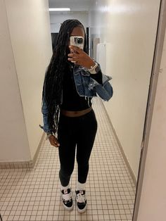 #vans #outfitidea #inspofinds Vans Outfit Fall, Knu Skool Vans Outfit Black Women, Vans Outfit Womens, Outfits With Vans, Back To School Fits, Vans Outfit