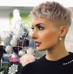 Pixie Cut Shaved Sides, Shaved Pixie, Kort Bob, Short Shaved Hairstyles, Hair 2018