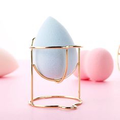 Спонж Beauty Blender, Makeup Sponge Storage, Beauty Blender Holder, Face Blender, Beauty Blenders, Makeup Blender, Söt Katt, Cosmetic Display, Gold Beauty