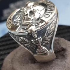 Memorial Mori Skull Sterling Silver Ring Wedding Ring Tattoo, Ring Bearer Outfit, Skull Lover, Bronze Jewelry, Dope Jewelry, Men Clothes, Futuristic Technology, Skull Ring, Memento Mori