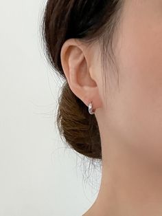 Mini Bold Silver Huggie Hoop Earrings. ✦ Material : High quality brass with rhodium plating ✦ Dimensions : W10mm X L10mm X T3mm ✦ This is our new range of Etsy exclusive collection. ~ Jewellery Care 1. Keep your jewellery away from chemicals such as perfume, makeup, sun-cream, body lotion, and nail polish remover.   2. Keep your jewellery away from water where possible. Remove it before swimming, showering, exercising, etc. 3. Try not to rub your jewellery, and remember to remove it before sleep Mini Silver Hoop Earrings, Breathable Clothes, Cream Body, Small Hoop Earrings, Have Metal, Sun Cream, Clear Nails, Nail Varnish, Earrings Minimalist