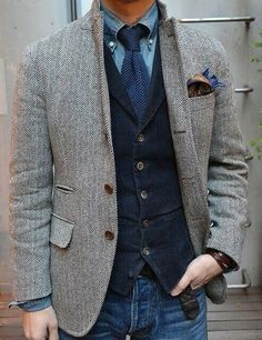 Men Gray Wool Blend Herringbone Tweed Suit Check Tan Groom Tuxedos Prom Suit | eBay Tweed Tuxedo, A Man In A Suit, Man In A Suit, Herren Style, Herringbone Jacket, Mens Blazer, Blue Denim Shirt, Grey Jacket, Men Suit