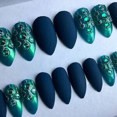 Ivy Nails, Gel Fake Nails, Nails Business, Classy Nail Art Ideas, Medium Stiletto, Teal Nails, Country Nails, Mobile Beauty, Winter Sparkle