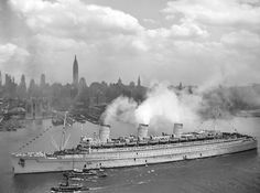 Queen Mary    Arriving in New York Harbor, 20 June 1945, with thousands of U.S. troops … Rms Queen Mary, Rms Queen Elizabeth, Cunard Line, New York Harbor, John Brown, Most Haunted Places, Most Haunted, History Photos, Haunted Places