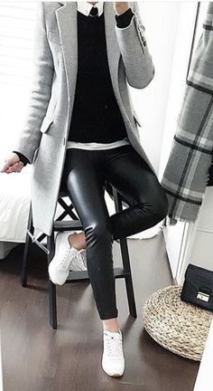 Look Legging, Black Leather Pants, Casual Work Outfits, Looks Chic, Work Outfits Women, Fall Fashion Outfits, Casual Fall Outfits, Business Casual Outfits