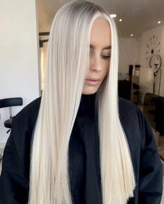 Icy Blonde Hair Balayage, Silver Blonde Hair, Professional Hair Color, Cute Hair Colors, Dyed Blonde Hair, Balayage Hair Blonde